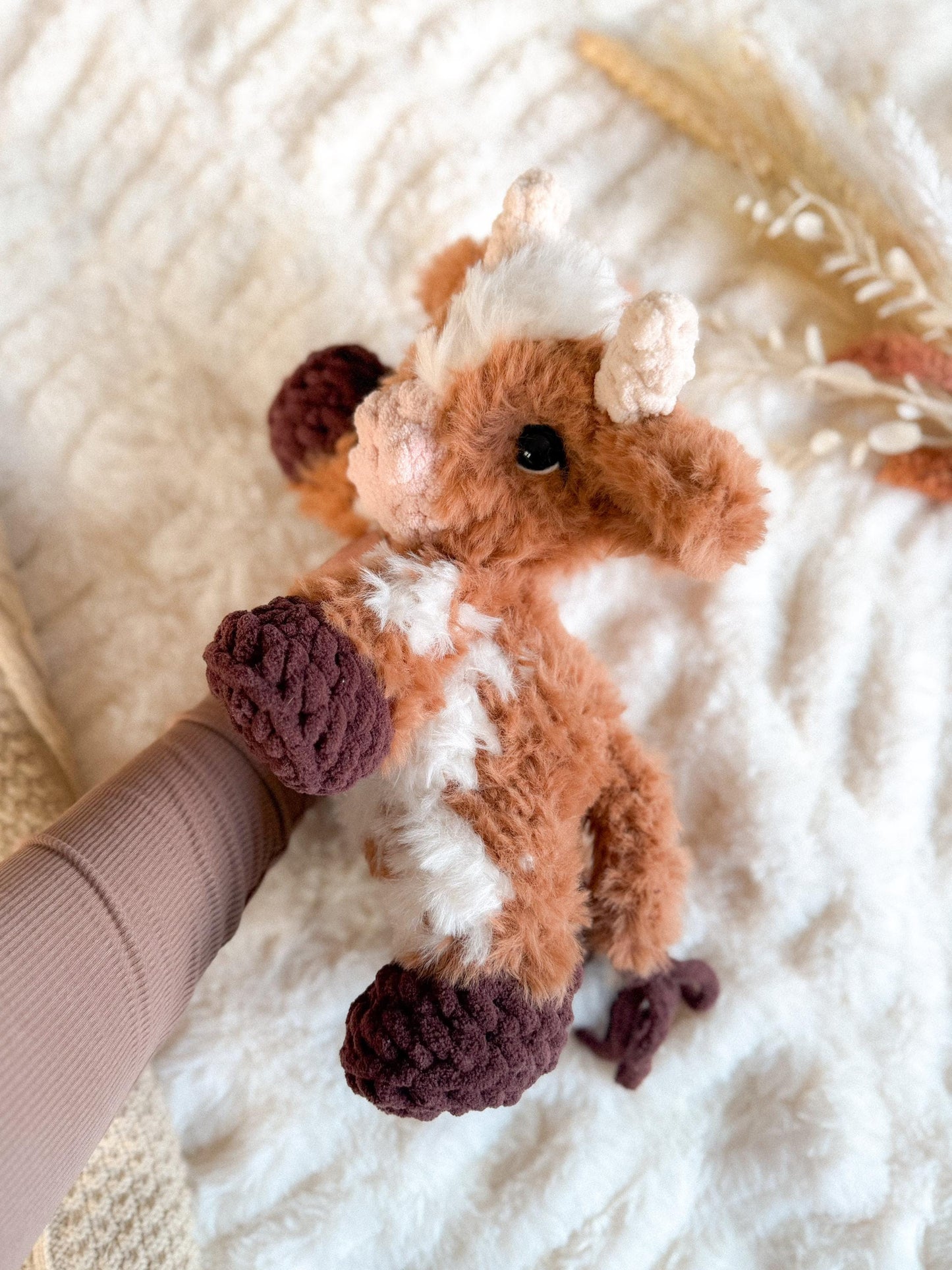 Cyrus Cow Plushie crochet pattern | NO SEW crochet pattern |