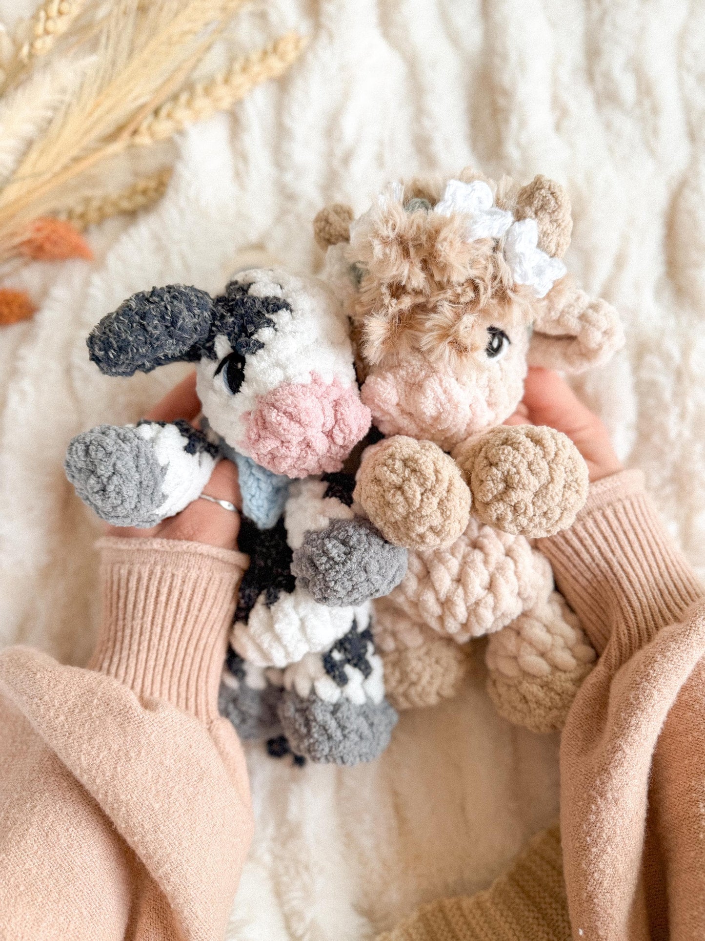 Collette the pocket Calf Snuggler crochet pattern | NO SEW crochet pattern |