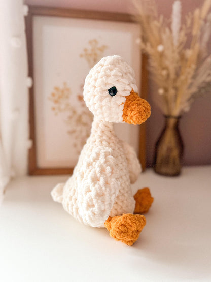 Sunny Goose crochet pattern | LOW SEW crochet pattern |