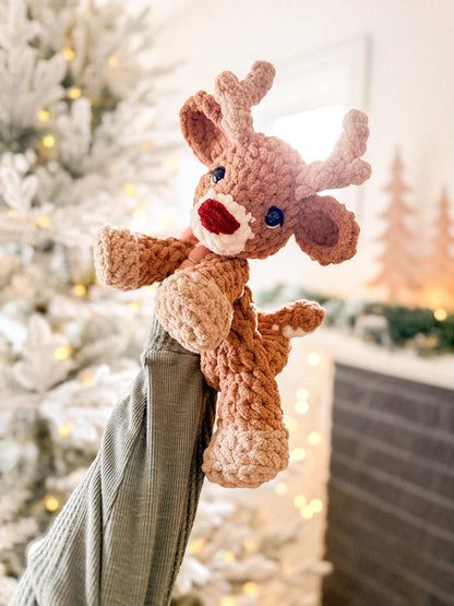 Cedar & Aspen Deer Snuggler crochet pattern | LOW SEW crochet pattern |