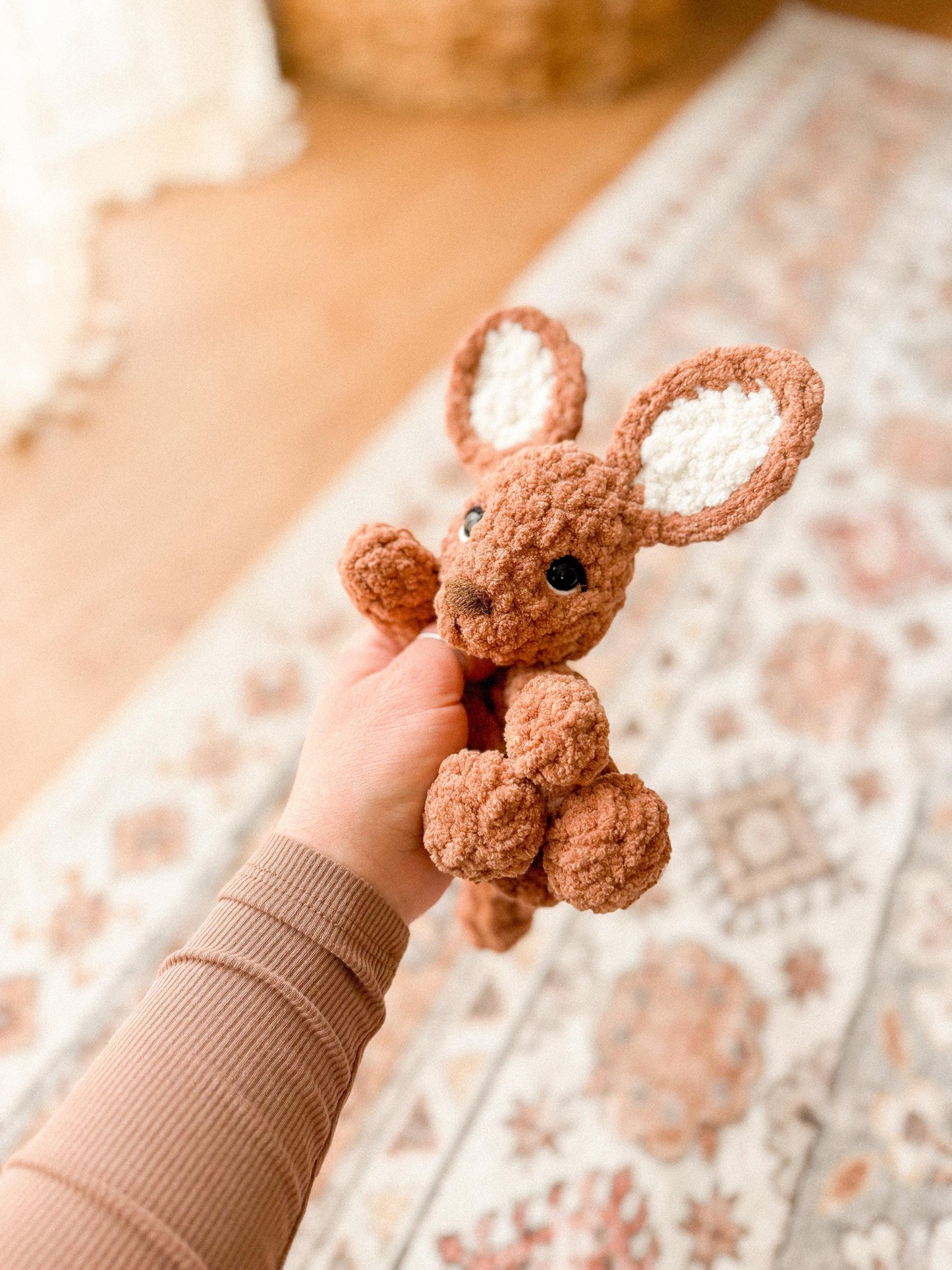 Momma Rue & baby Joey kangaroo crochet pattern | LOW SEW crochet pattern |