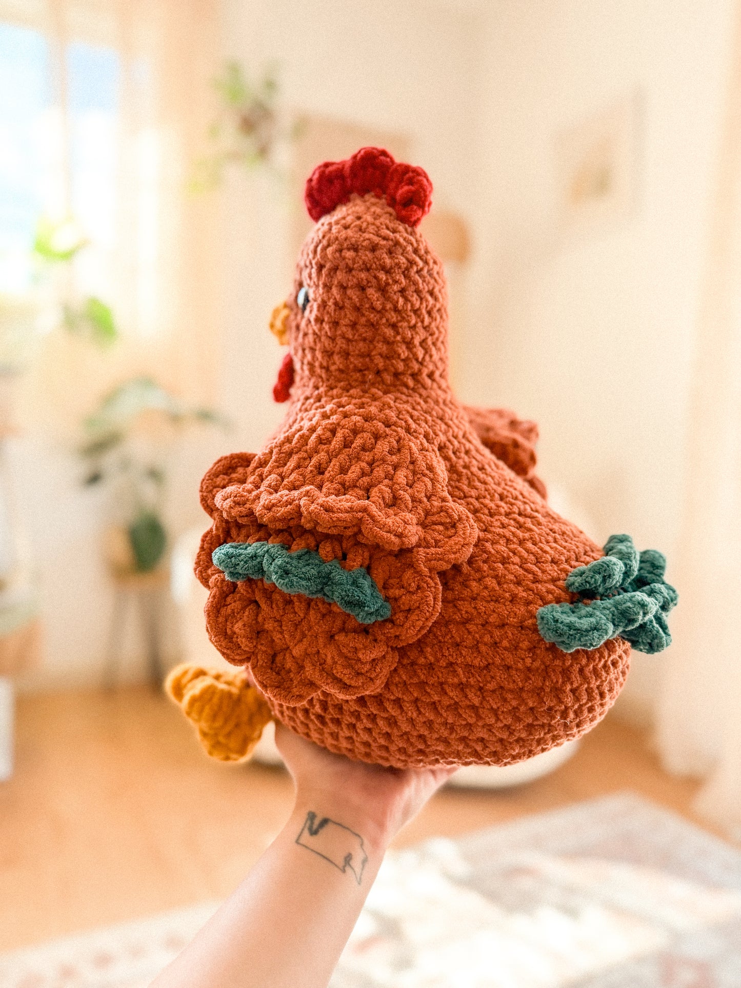 Carlee the Chicken | No Sew Crochet Pattern