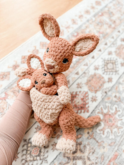 Momma Rue & baby Joey kangaroo crochet pattern | LOW SEW crochet pattern |