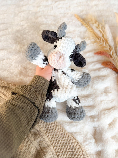 Cyrus Cow Snuggler crochet pattern | NO SEW crochet pattern |