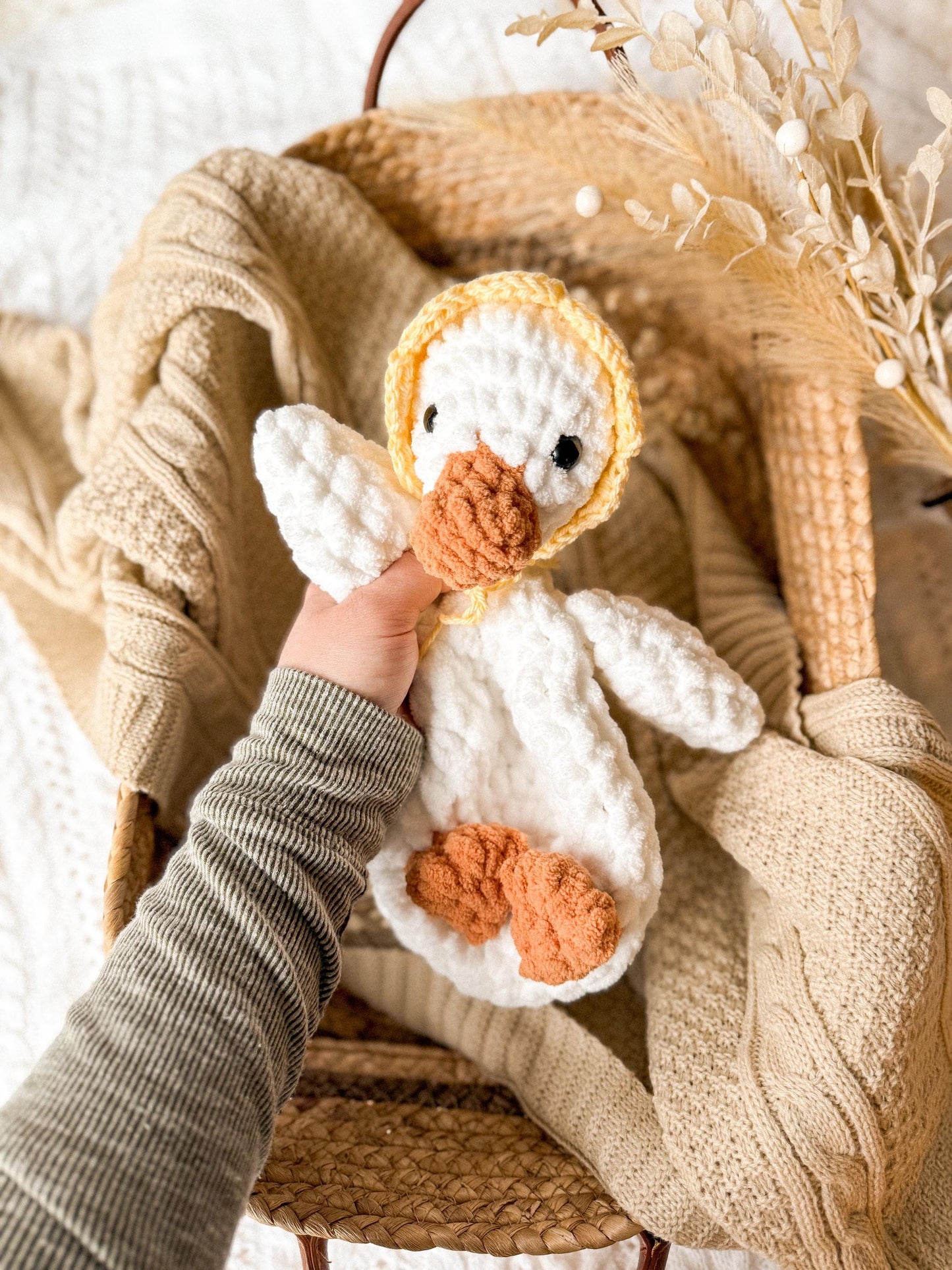 Daisy Goose snuggler crochet pattern | NO SEW crochet pattern |