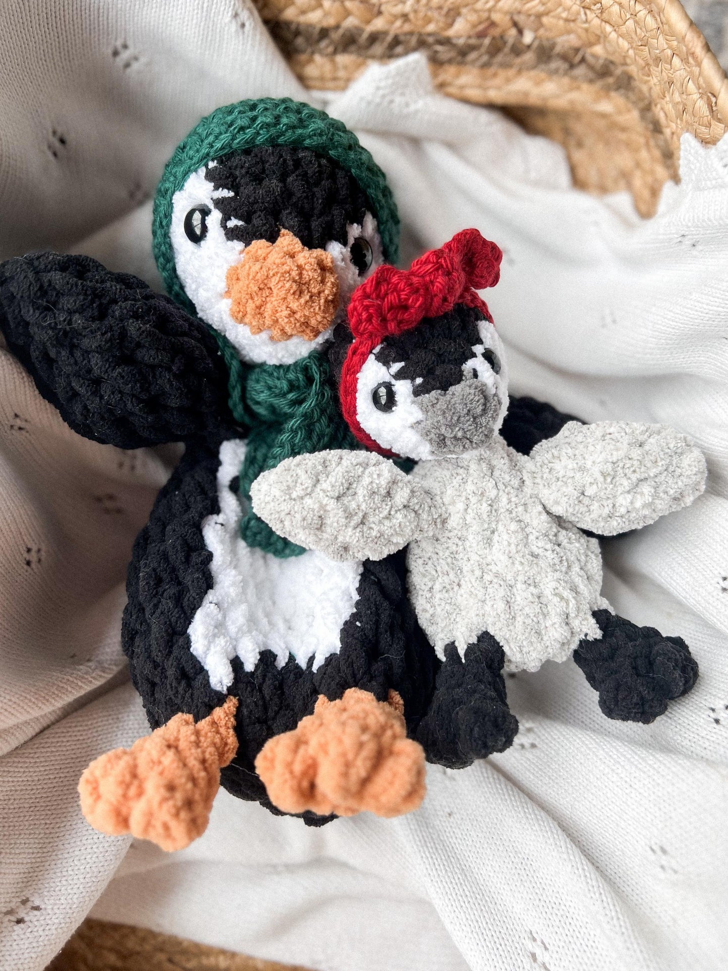 Presley the Penguin | LOW SEW crochet pattern|
