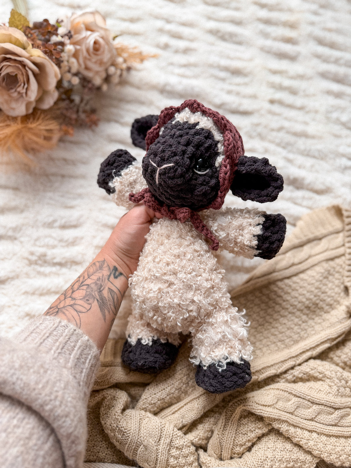 Lucy the Lamb Plushie crochet pattern | NO SEW crochet pattern |