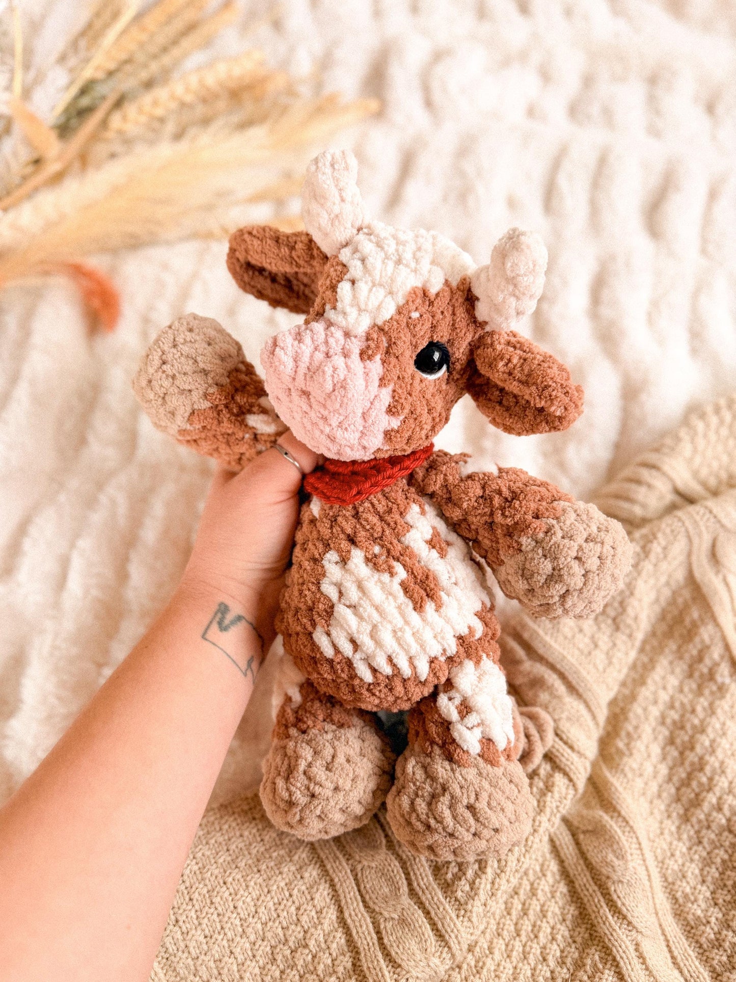 Cyrus Cow Plushie crochet pattern | NO SEW crochet pattern |