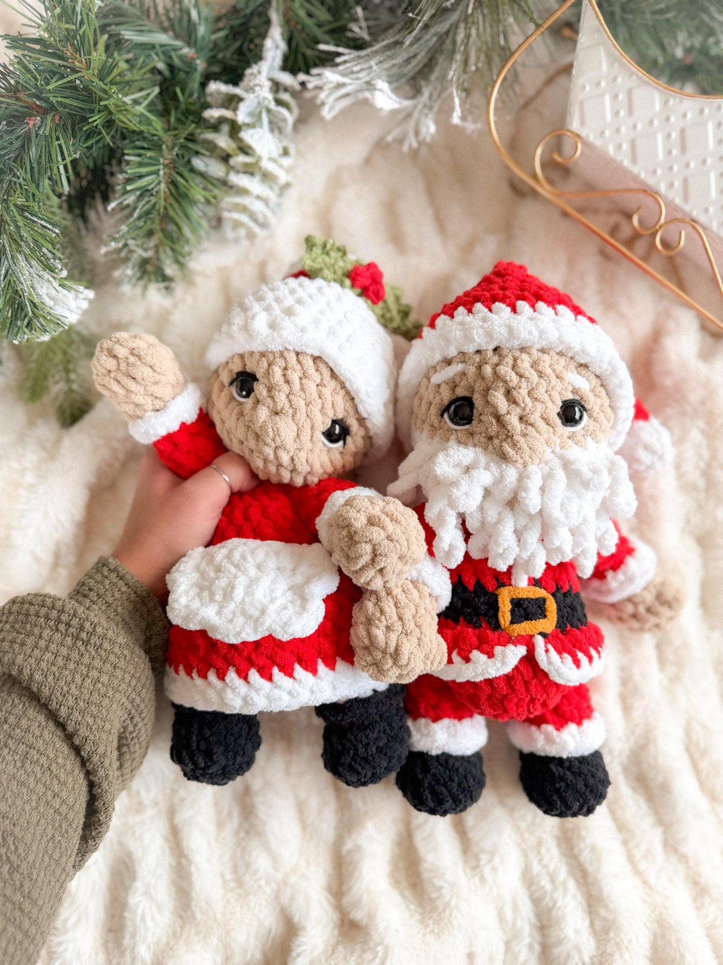 Santa & Mrs Claus crochet pattern | LOW SEW crochet pattern |