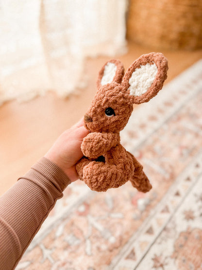 Momma Rue & baby Joey kangaroo crochet pattern | LOW SEW crochet pattern |