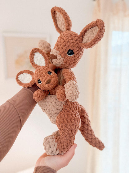 Momma Rue & baby Joey kangaroo crochet pattern | LOW SEW crochet pattern |
