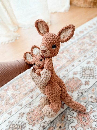 Momma Rue & baby Joey kangaroo crochet pattern | LOW SEW crochet pattern |