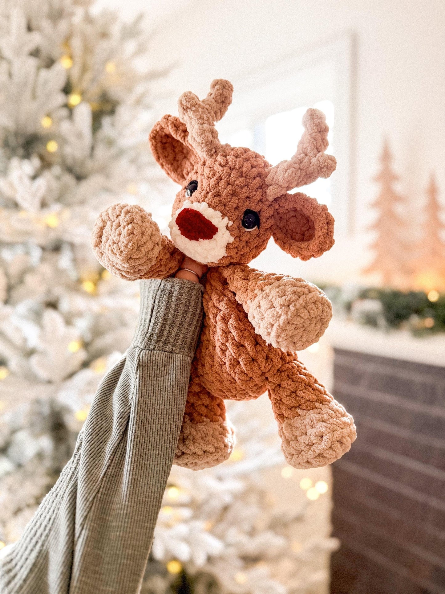 Cedar & Aspen Deer Snuggler crochet pattern | LOW SEW crochet pattern |
