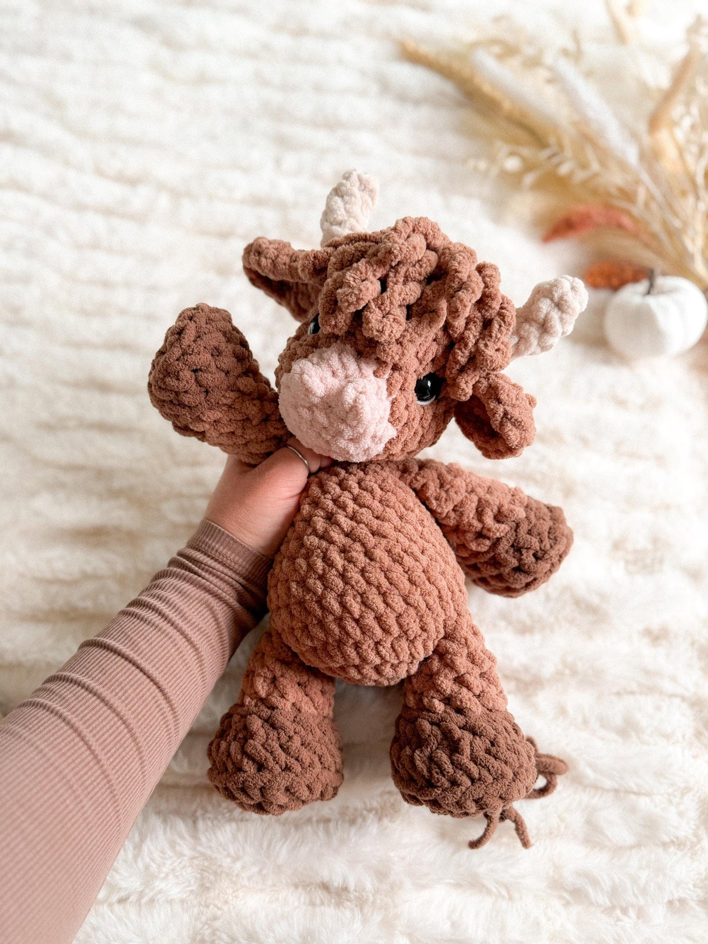 Cora Highland Cow Plushie crochet pattern | NO SEW crochet pattern |