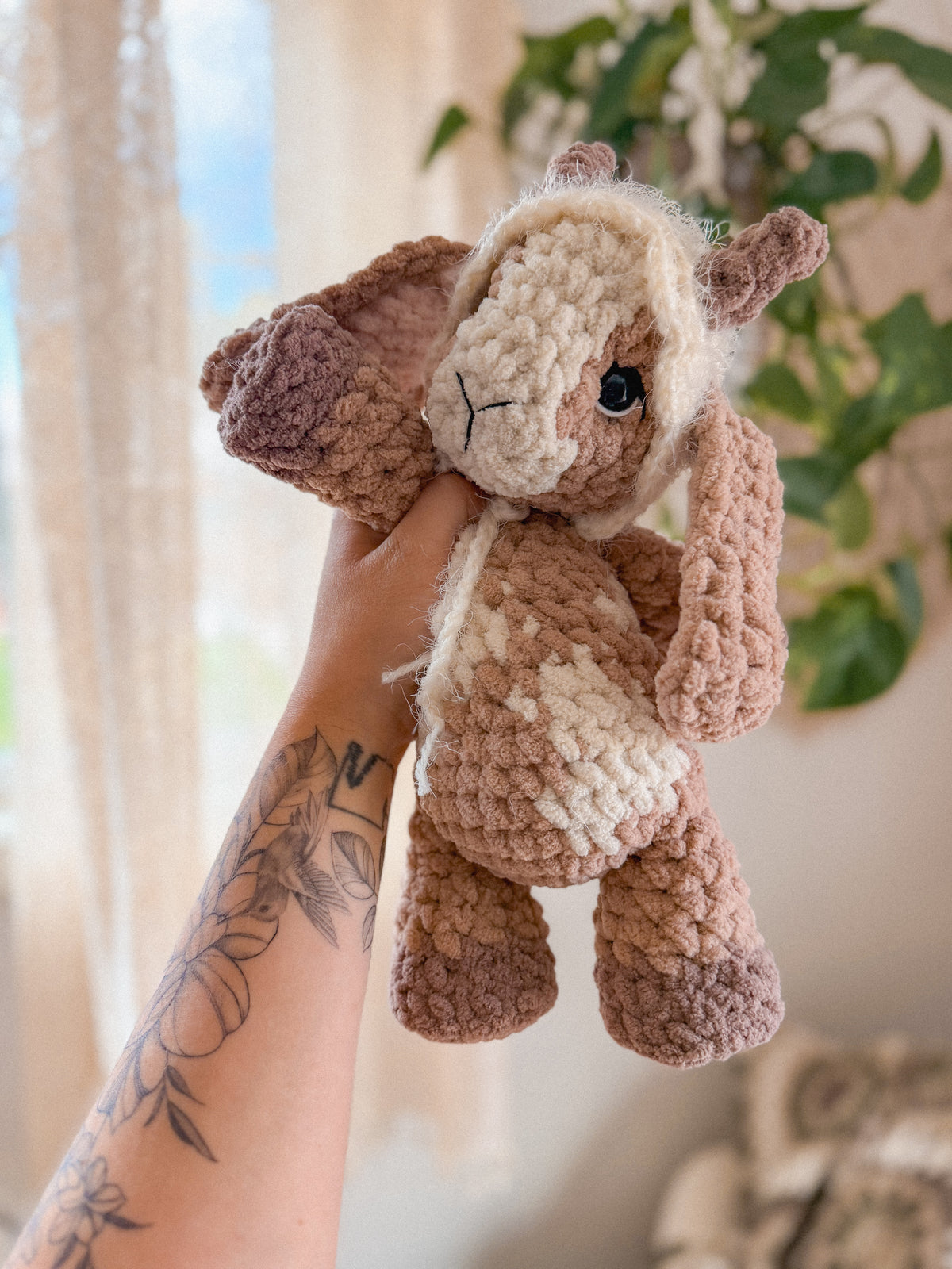 Graze the Goat Plushie crochet pattern | NO SEW crochet pattern |