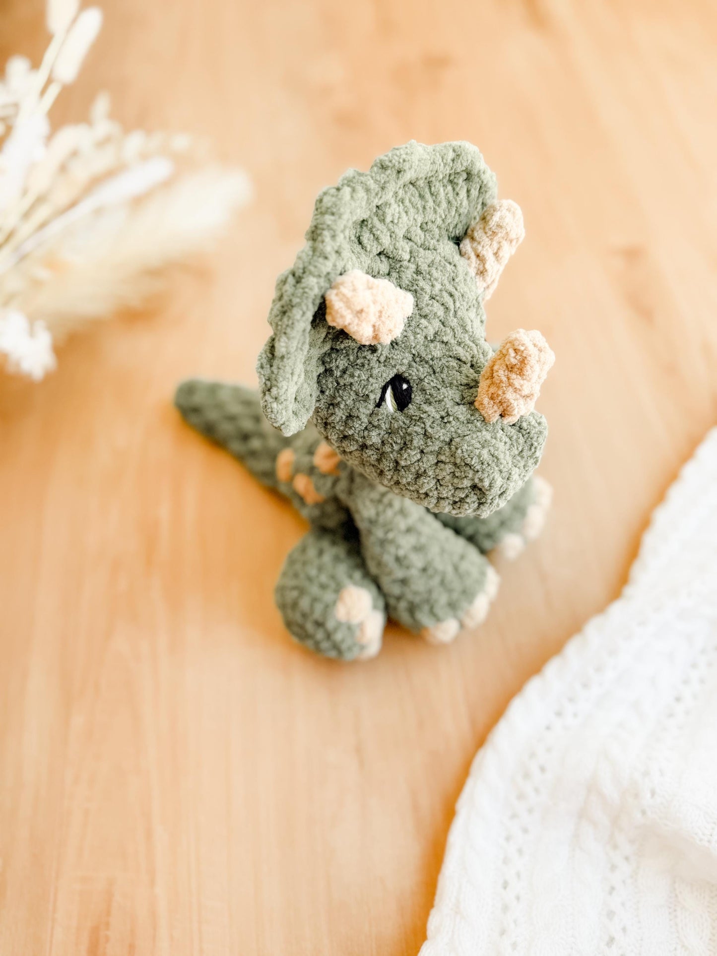 Theo Triceratops crochet pattern | NO SEW crochet pattern |