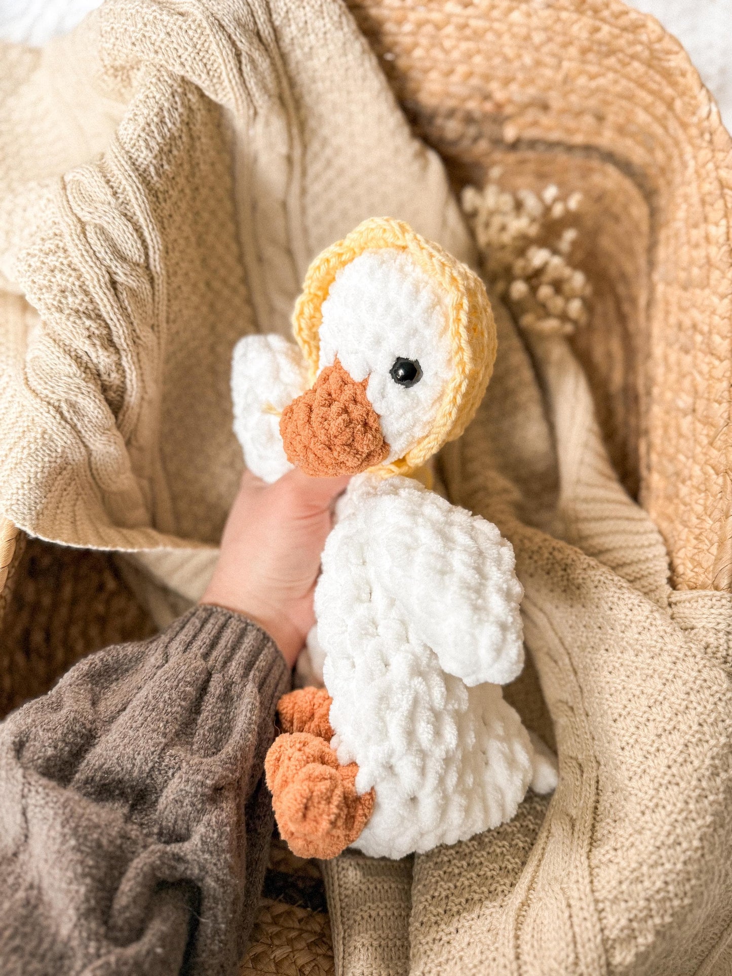 Daisy Goose snuggler crochet pattern | NO SEW crochet pattern |