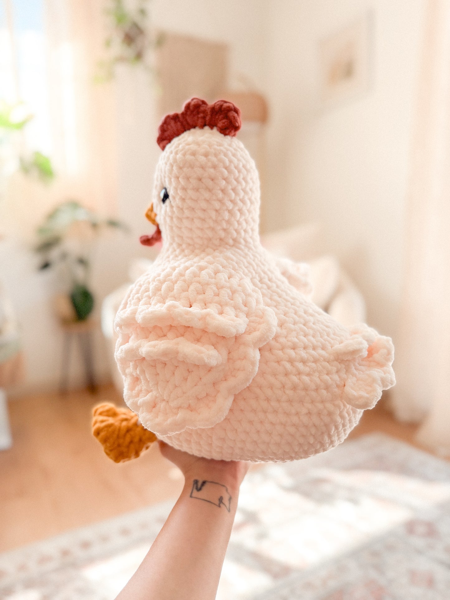 Carlee the Chicken | No Sew Crochet Pattern