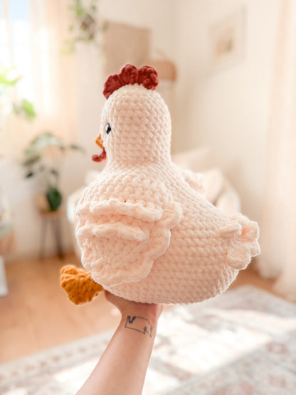 Carlee the Chicken | No Sew Crochet Pattern