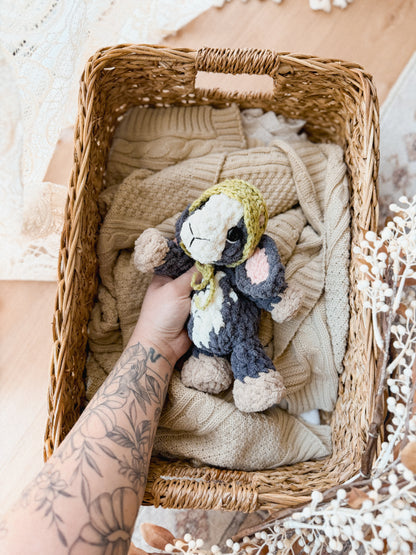Goldie the Goat Lovey crochet pattern | NO SEW crochet pattern |