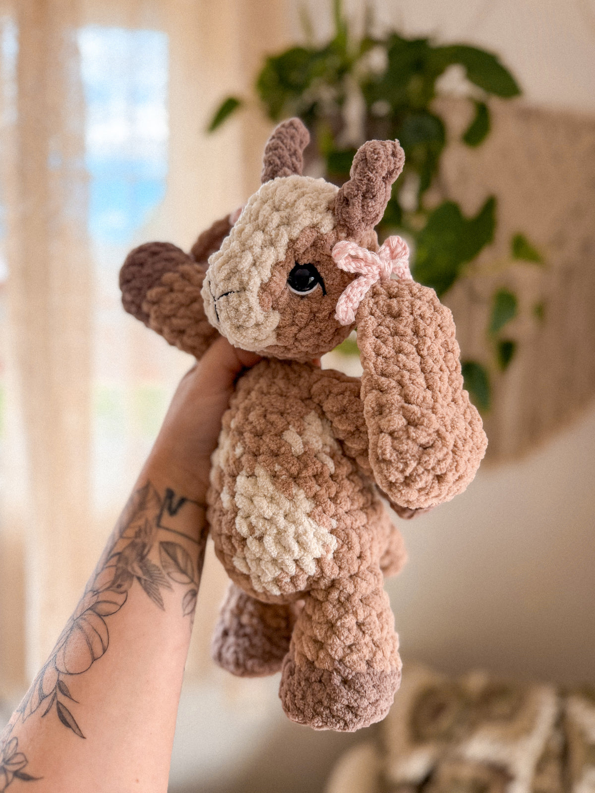 Graze the Goat Plushie crochet pattern | NO SEW crochet pattern |