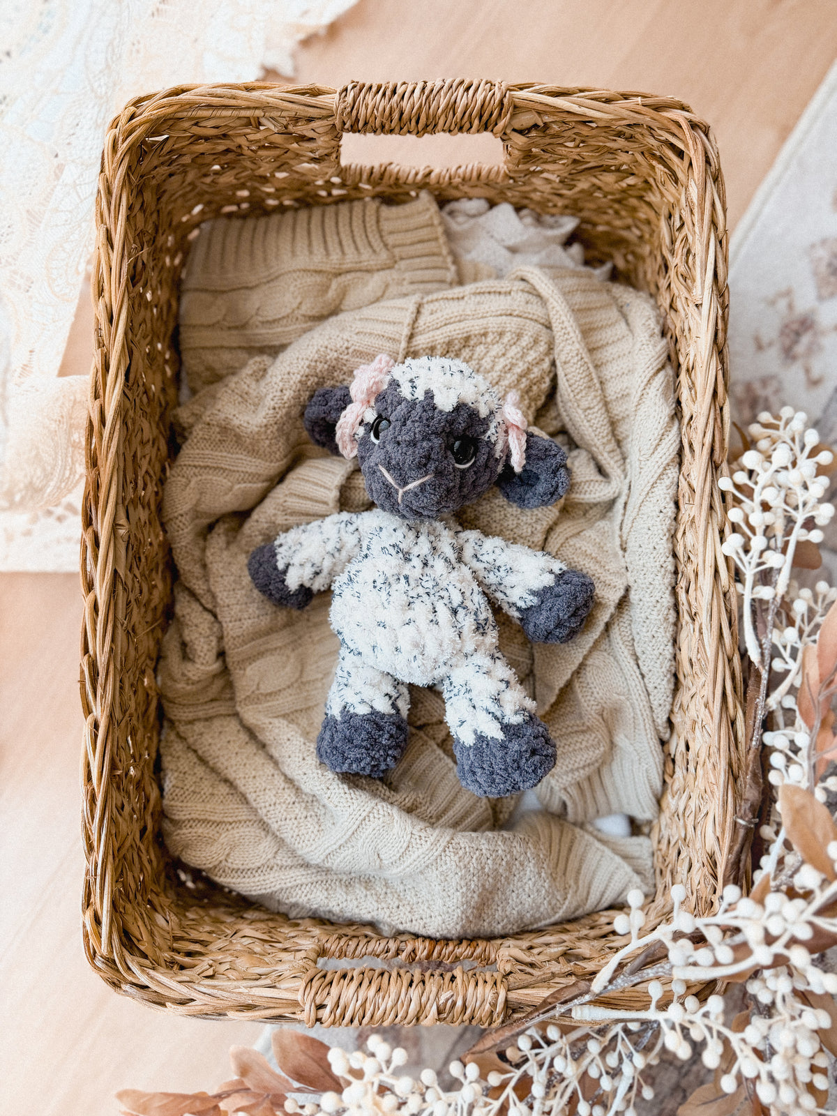 Lottie the Lamb Lovey crochet pattern | NO SEW crochet pattern |