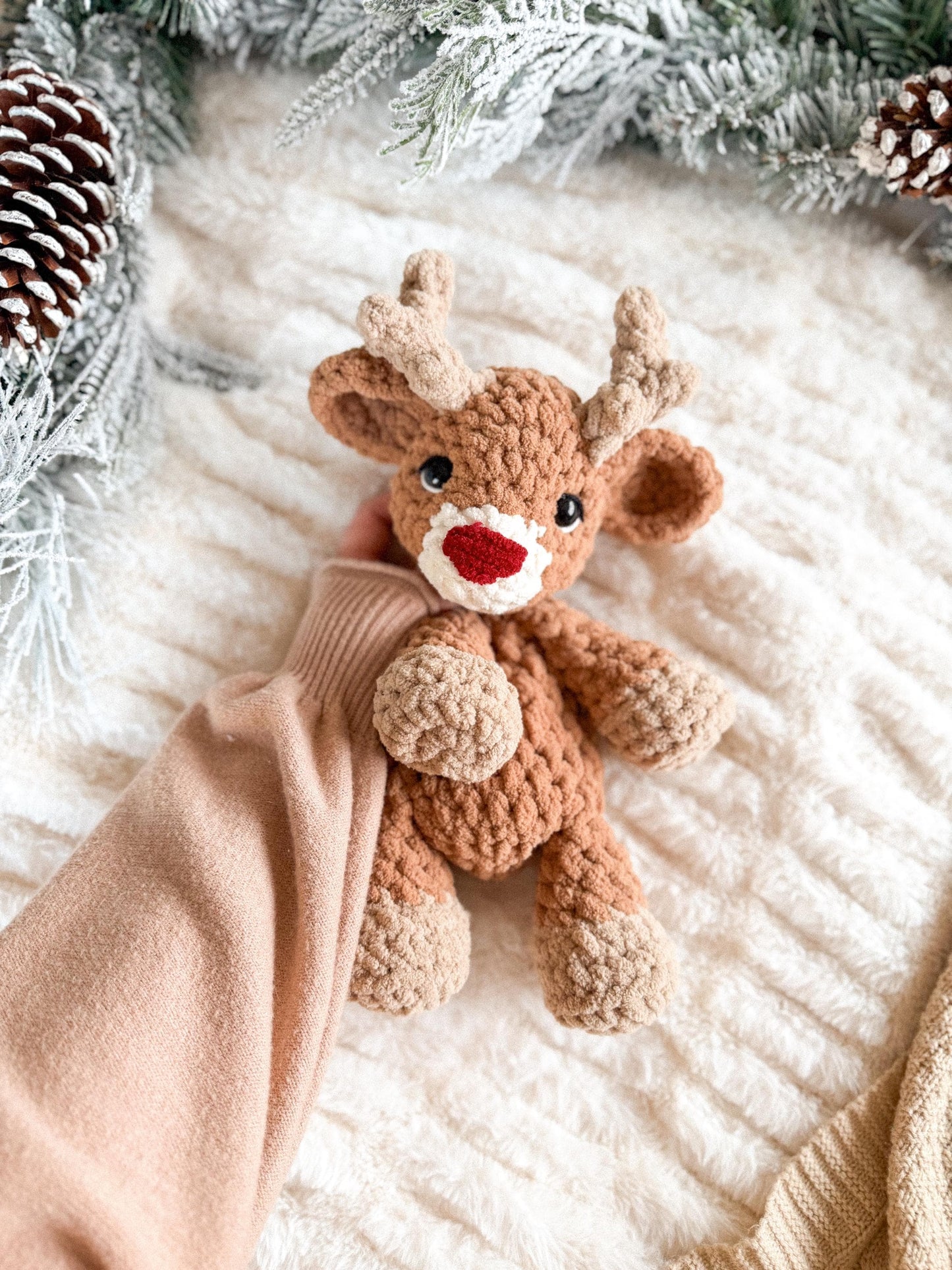 Cedar & Aspen Deer Snuggler crochet pattern | LOW SEW crochet pattern |
