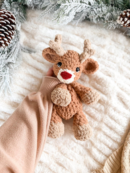 Cedar & Aspen Deer Snuggler crochet pattern | LOW SEW crochet pattern |
