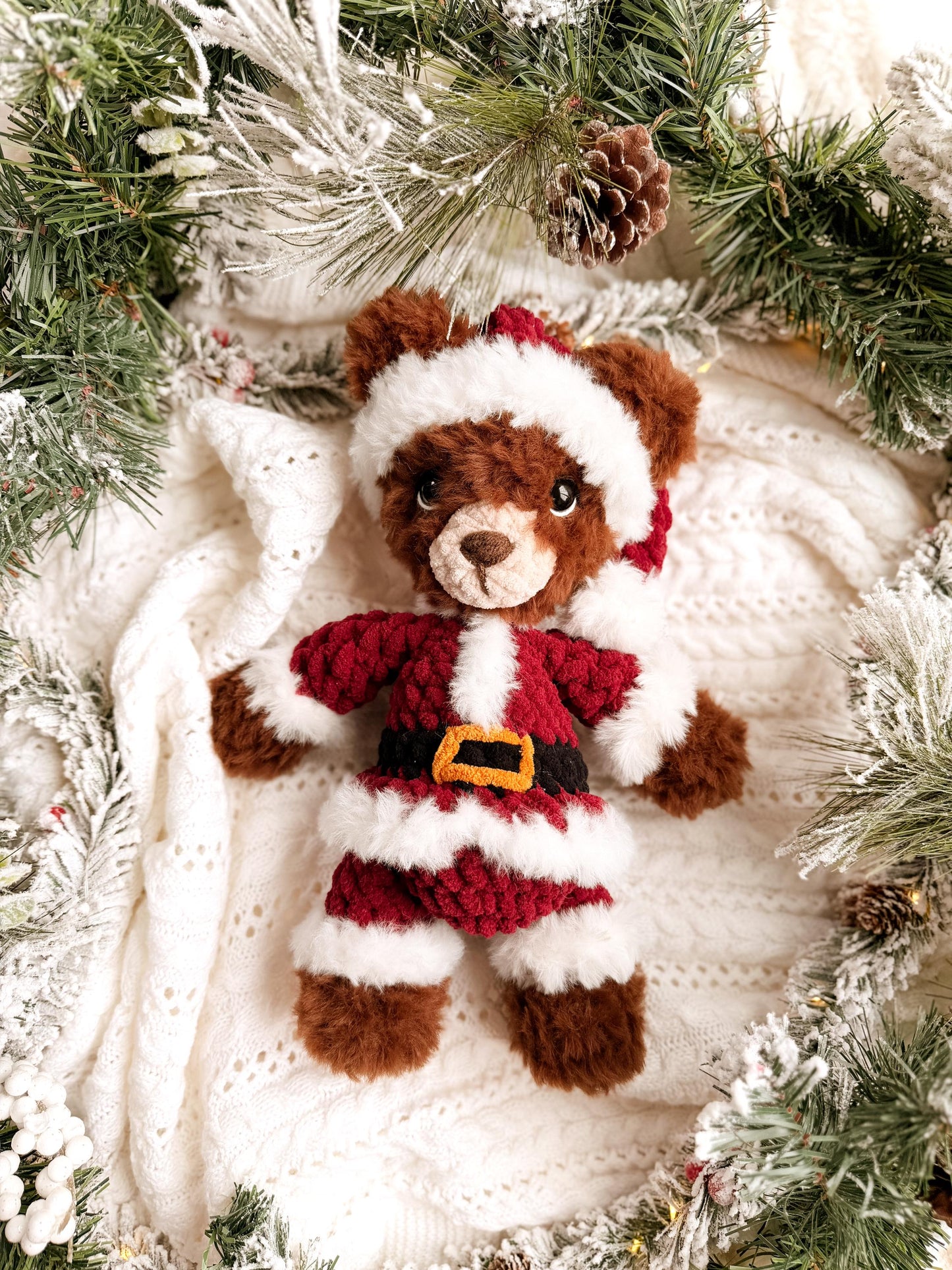 Holly & Cocoa Christmas Bear crochet pattern | NO SEW crochet pattern |