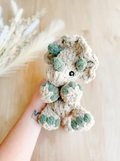 Tiny Triceratops crochet pattern | NO SEW crochet pattern |