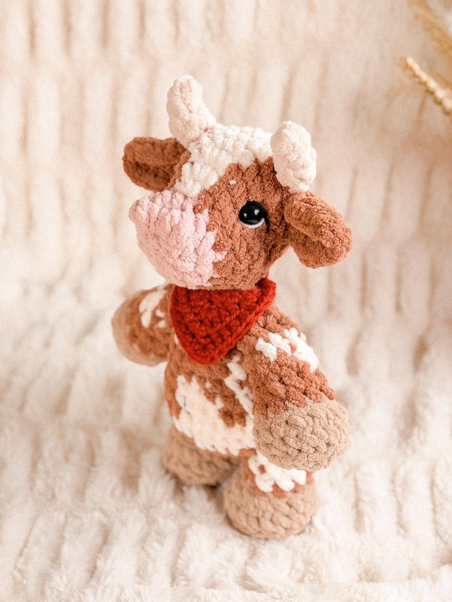 Cyrus Cow Plushie crochet pattern | NO SEW crochet pattern |