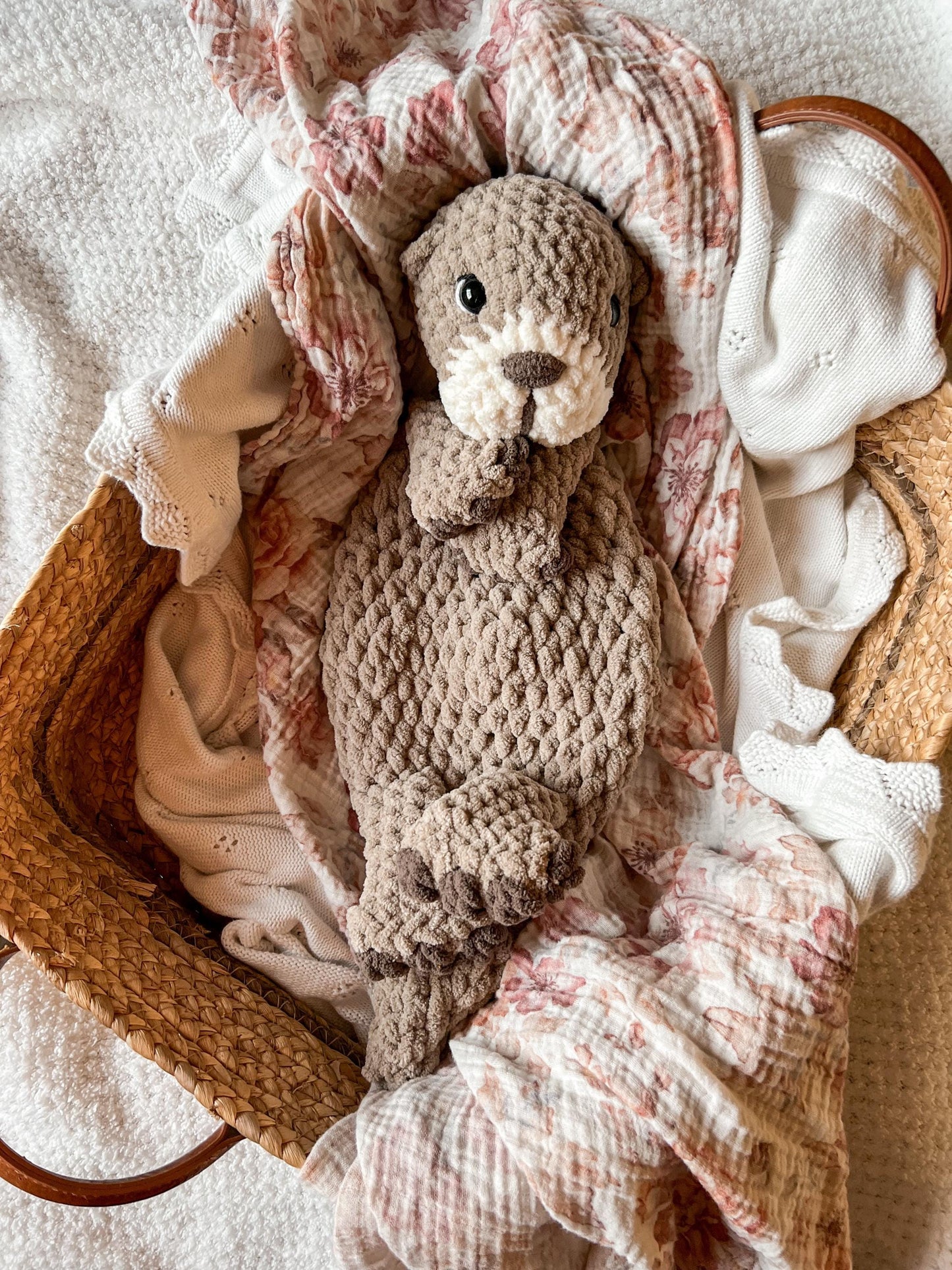 Rowan the River Otter crochet pattern | NO SEW crochet pattern |