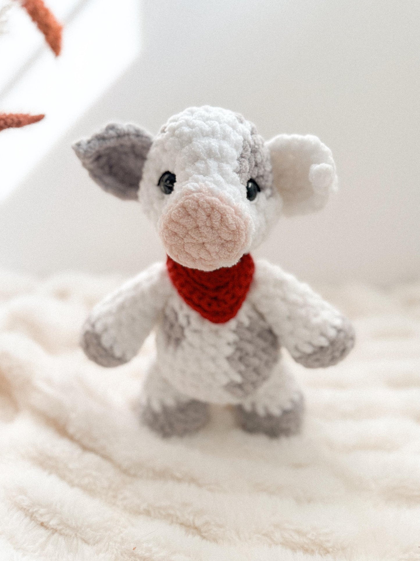 Winnie the Pig Plushie crochet pattern | NO SEW crochet pattern |