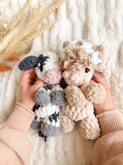 Collette the pocket Calf Snuggler crochet pattern | NO SEW crochet pattern |