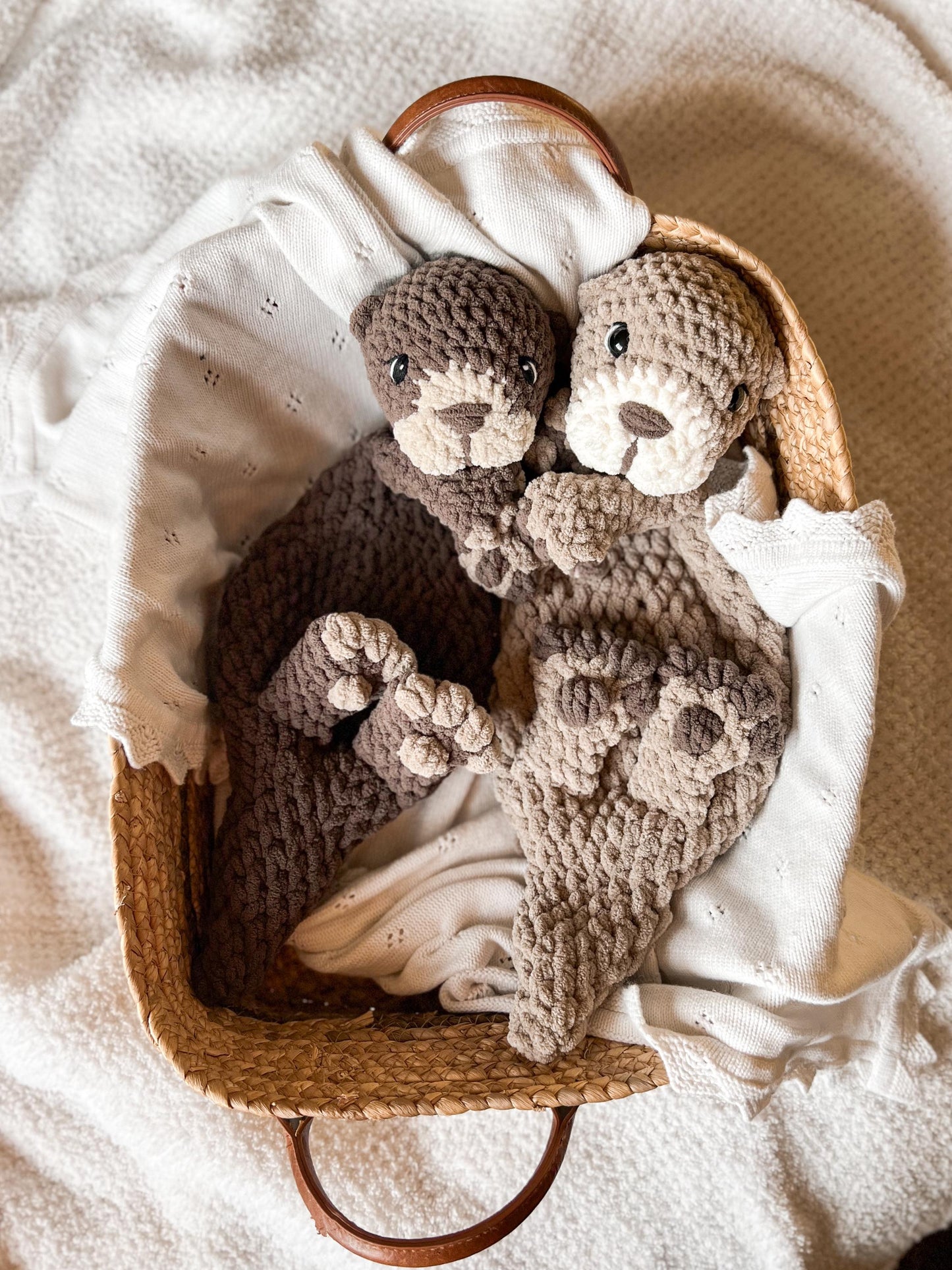 Rowan the River Otter crochet pattern | NO SEW crochet pattern |