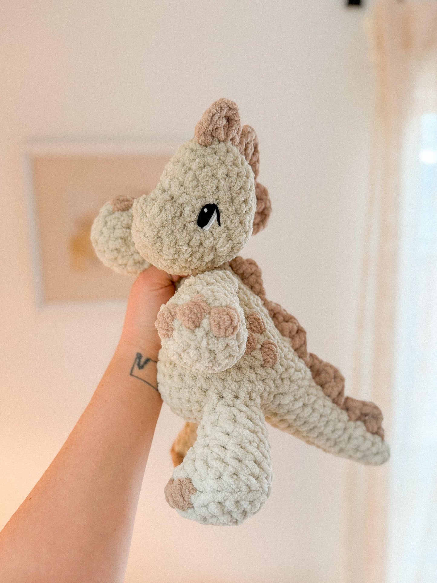 Dax Dinosaur Plushie crochet pattern | NO SEW crochet pattern | crochet dino | amigurumi | crochet dinosaur pattern | crochet pattern