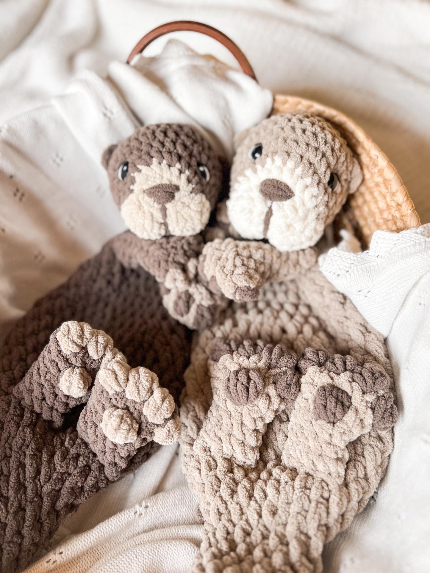 Rowan the River Otter crochet pattern | NO SEW crochet pattern |