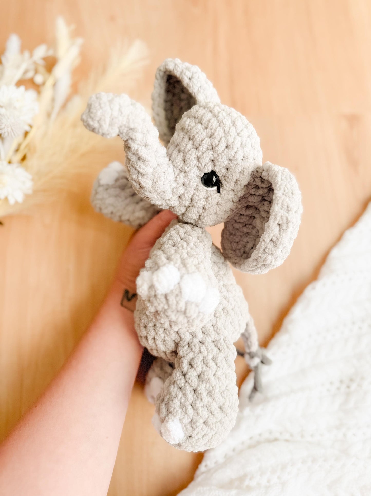 Easton Elephant plushie crochet pattern | NO SEW crochet pattern | crochet elephant | amigurumi | crochet pattern | cute crochet pattern