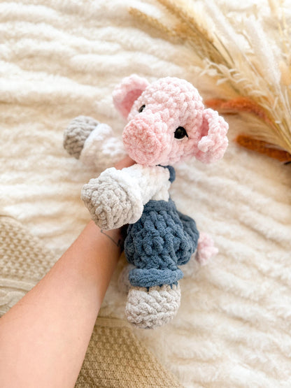 Winnie the Pig Snuggler crochet pattern | NO SEW crochet pattern |