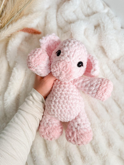 Winnie the Pig Plushie crochet pattern | NO SEW crochet pattern |