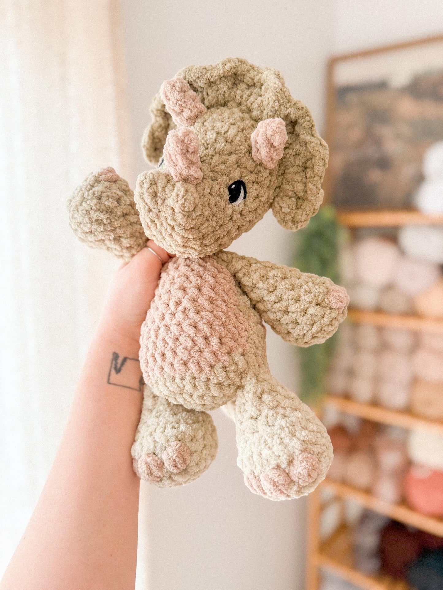 Theo Triceratops plushie crochet pattern | NO SEW crochet pattern |